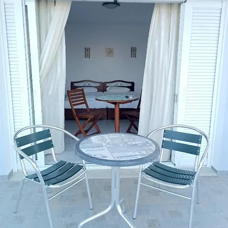 Apartment Socrates *